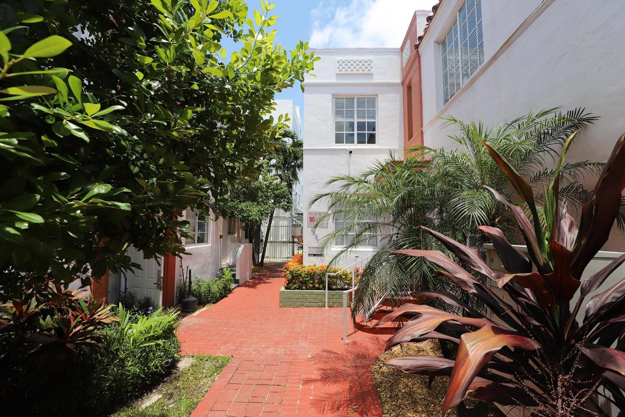 2 Bedroom Apartment 3 Minute Walk To South Beach & Ocean Drive Miami Beach Dış mekan fotoğraf